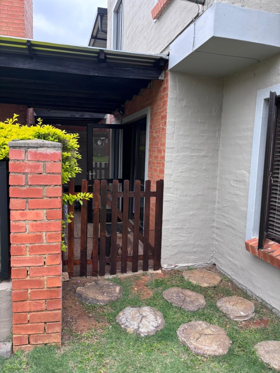 2 Bedroom Property for Sale in Waterval East North West
